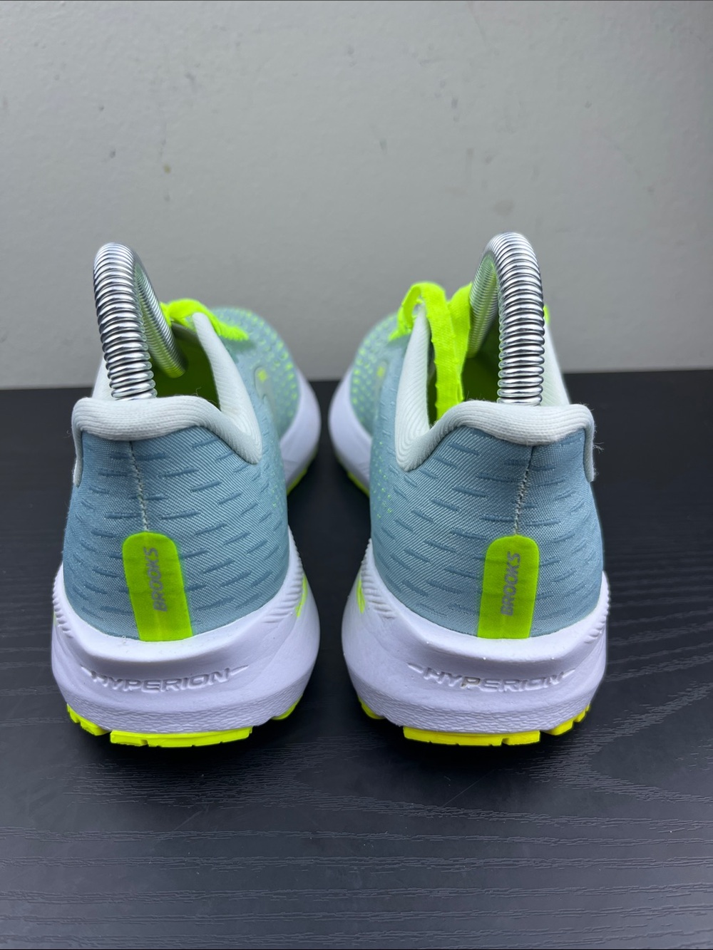 Brooks Hyperion Tempo Running Shoes Green Yellow Women's Size 6.5 - Picture 4 of 11